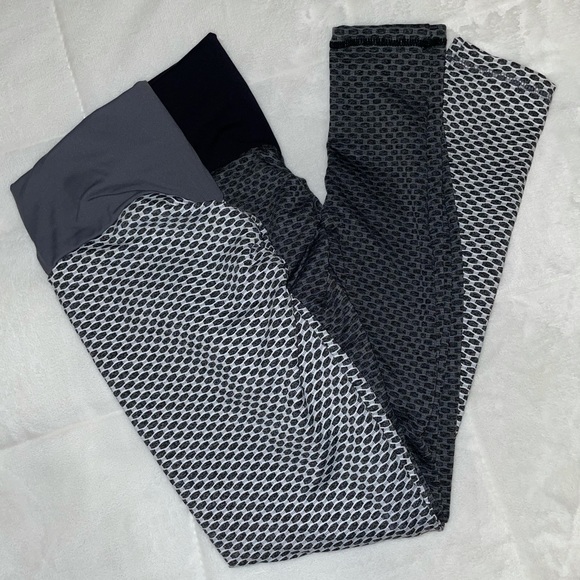 Women’s workout leggings $10/each - Picture 1 of 1